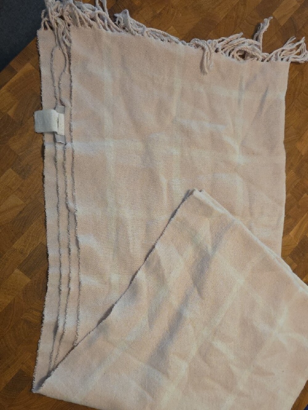 Women's Scarf 6ft X 2 Ft With Fringe. Pink And White.